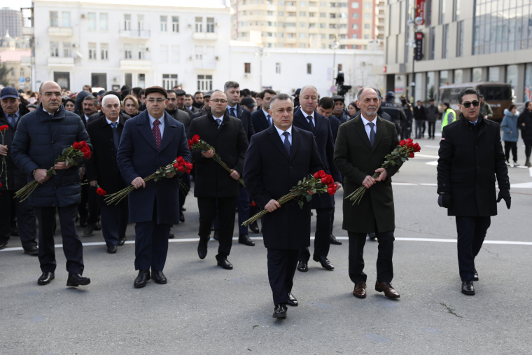 Səhiyyə Nazirliyinin rəhbərliyi Xocalı soyqırımı qurbanlarının xatirəsini ehtiramla yad edib