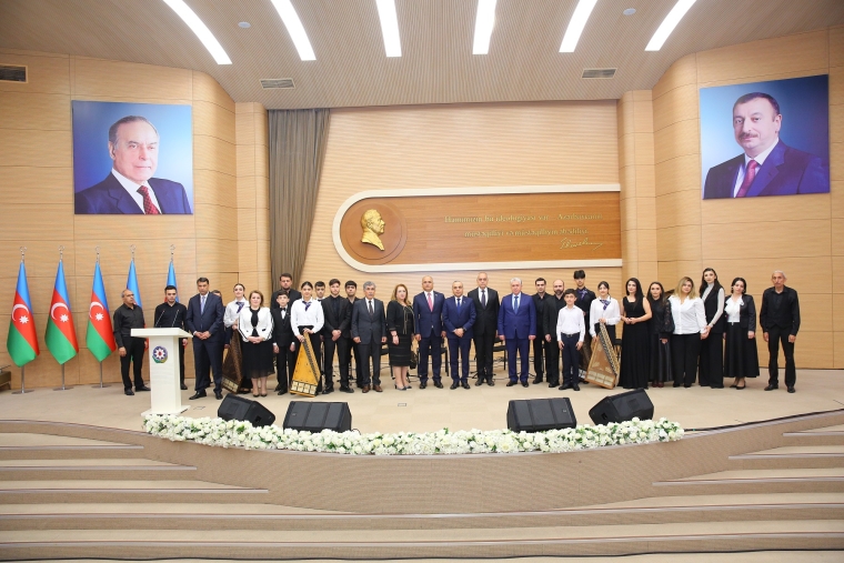 Binəqədi rayonunda Ulu Öndər Heydər Əliyevin anadan olmasının 101-ci ildönümünə həsr olunmuş “Azərbaycan mənim ürəyimdir...” adlı tədbir keçirildi