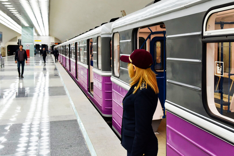 Bakı metrosunda gərginlik yarandı, qatar dayandı