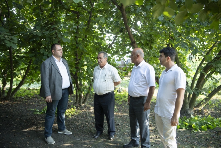 Kənd təsərrüfatı naziri Qaxda təsərrüfatlara baş çəkib, fermerlərlə görüşü