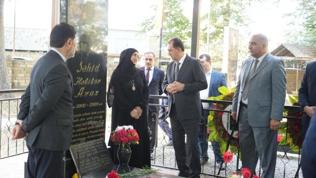 İcra başçısı Vətən müharibəsi şəhidi Araz Həbibovun məzarını ziyarət edib