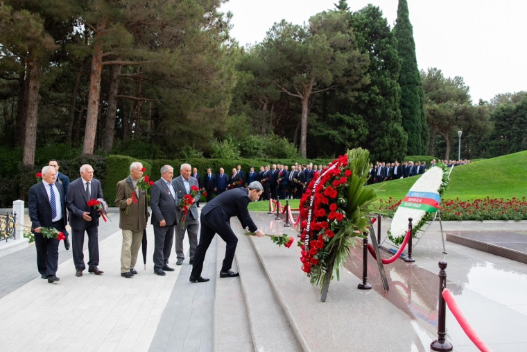 13 oktyabr dəmiryolu işçilərinin peşə bayramı günüdür