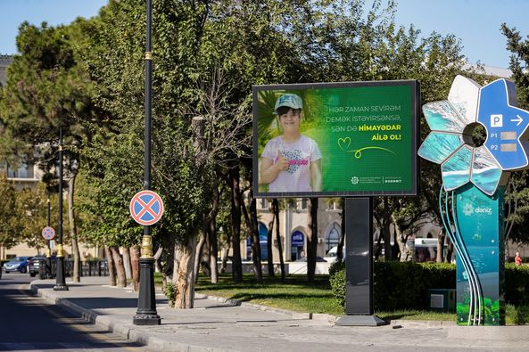 Bakıda övladlığagötürmə və himayədar ailə fəlsəfəsini təbliğ edən posterlər asıldı