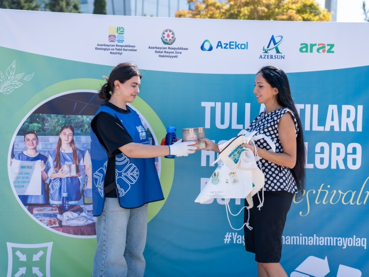 “Tullantıları hədiyyələrə dəyiş” festivalı  bu dəfə Xətai rayonunda baş tutub