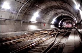 “Nizami-28 May” tunel yolu mənzilində tüstüləmə baş verib