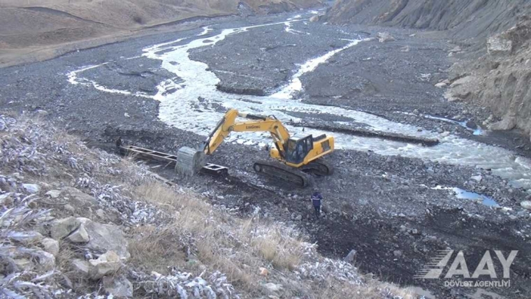 Quba-Xınalıq yolunda yeni körpünün inşasına başlanılıb FOTO