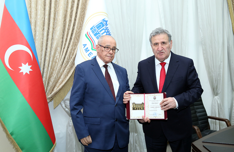 AMEA Rəyasət Heyətinin növbəti iclası keçirilib