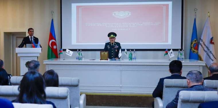 Polkovnik Cəlil Xəlilov “SOS”MMC-də yeni fəaliyyətə başlayan bir qrup veterana üzvlük vəsiqəsi təqdim edib