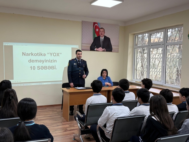 Polis əməkdaşları Xəzər, Pirallahı və Nərimanov rayonlarında şagirdlərlə görüşüb