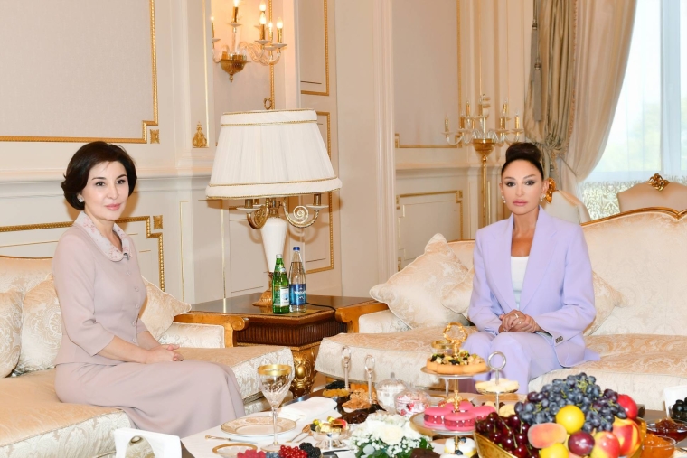 Ziroatxon Mirziyoyeva Mehriban Əliyevanı təbrik etdi