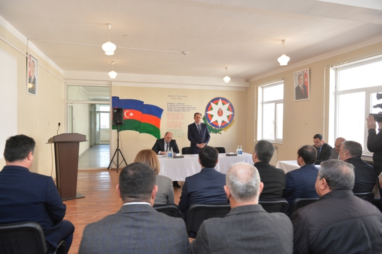Taleh Qaraşov növbəti səyyar qəbulunu Sütəmurdov kəndinin sakinləri ilə keçirib