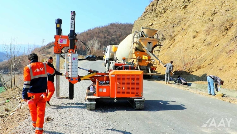 Umudlu kəndinə gedən yolun yenidən qurulması yekunlaşmaq üzrədir VİDEO/FOTO