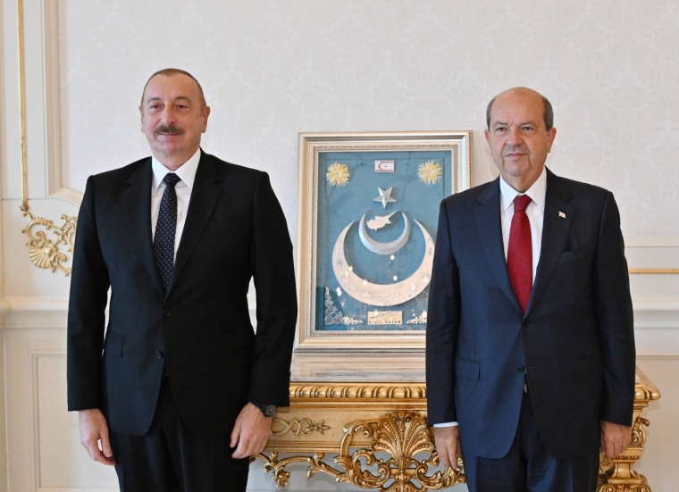 Şimali Kipr Türk Cümhuriyyətinin Prezidenti Ersin Tatardan