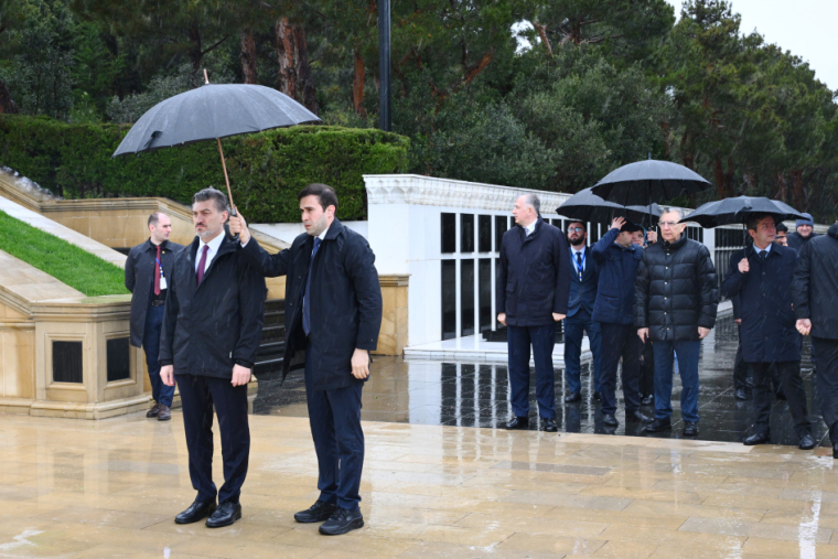 Gürcüstan Prezidenti Şəhidlər xiyabanında 