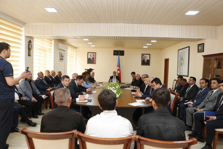 Şirvan Şəhər İcra Hakimiyyətinin başçısı İlqar Abbasov növbəti vətəndaş qəbulu keçirib.