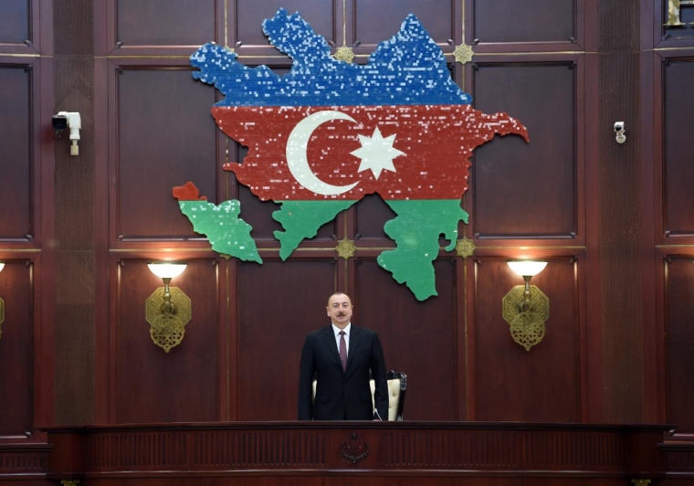 Azərbaycanı inkişafın zirvələrinə aparan Lider