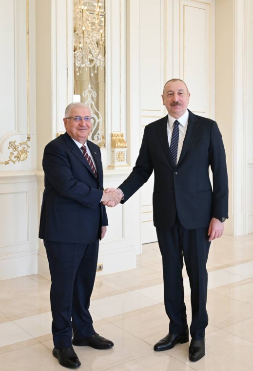 “PKK-nın özünü ləğv etməsi tarixi hadisədir və bizi də sevindirir”