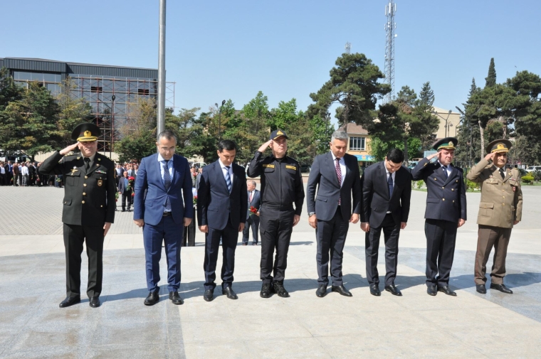 Biləsuvarda Ulu Öndər Heydər Əliyevin anadan olmasının 102-ci ildönümü qeyd olunub.
