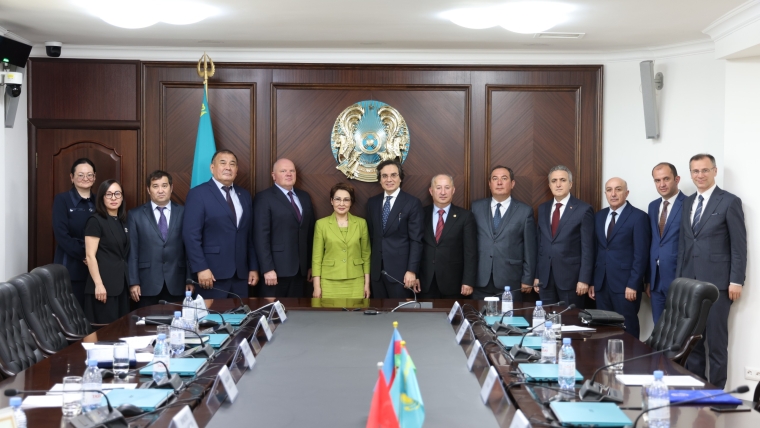 Azərbaycan və Qazaxıstan arasında Əməkdaşlıq Memorandumu imzalanıb