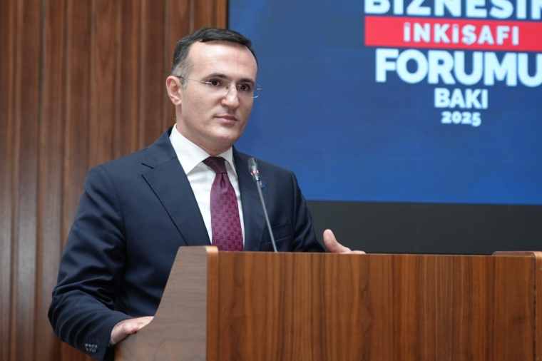 Ədliyyə nazirinin müavini Milli Biznesin İnkişafı Forumunda çıxış edib