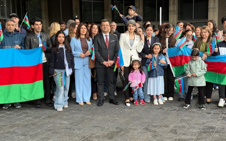 Türkiyənin baş konsulu Torontoda azərbaycanlıların aksiyasına qoşulub