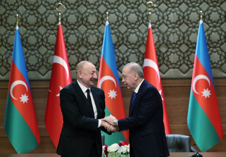 Azərbaycan Respublikasının Prezidenti İlham Əliyev Türkiyə Respublikasının Prezidenti Rəcəb Tayyib Ərdoğana zəng edib