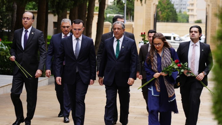 Ədliyyə naziri Fərid Əhmədov pakistanlı həmkarı ilə görüşüb