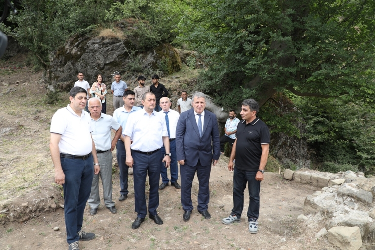 Akademik İsa Həbibbəyli Astarada arxeoloji qazıntı işləri ilə tanış olub