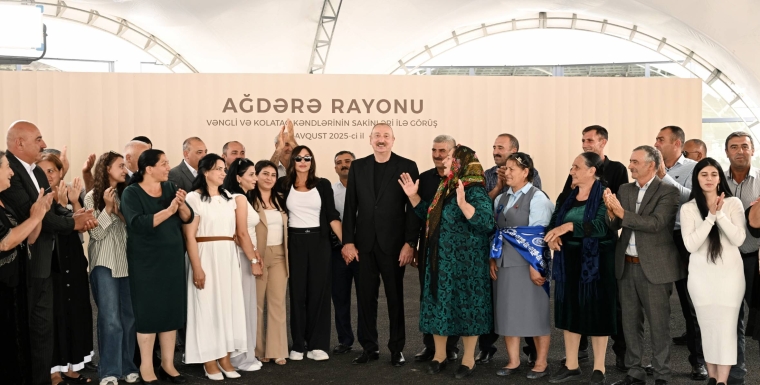 Prezidenti İlham Əliyev və birinci xanım Mehriban Əliyeva Ağdərə rayonunun Vəngli kəndindəki görüşünün videosu