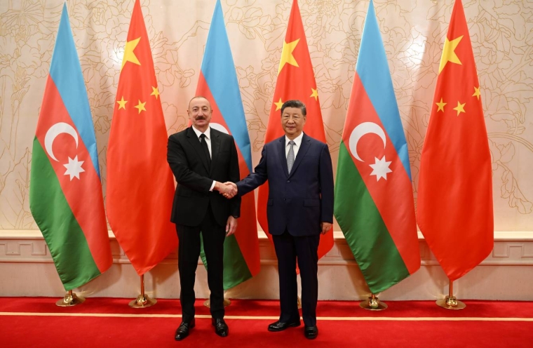 Çin Xalq Respublikasının Sədri Zati-aliləri cənab Si Cinpinə