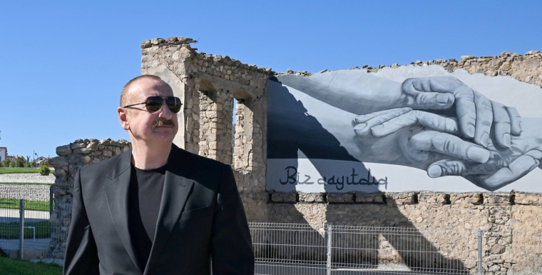 “İndi Ağalının içi ilə keçdim, gördüm ki...” “İndi Ağalının içi ilə keçdim, gördüm ki...”