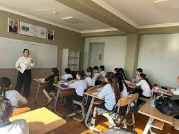 Paytaxt məktəblərində Müstəqilliyin Bərpası Günü qeyd olunub   