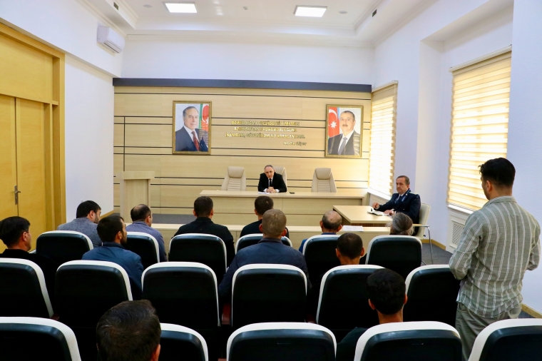 Baş prokuror paytaxtın Səbail rayonunda vətəndaşları qəbul edib