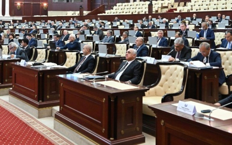 Əli Əsədov və nazirlər Milli Məclisdə