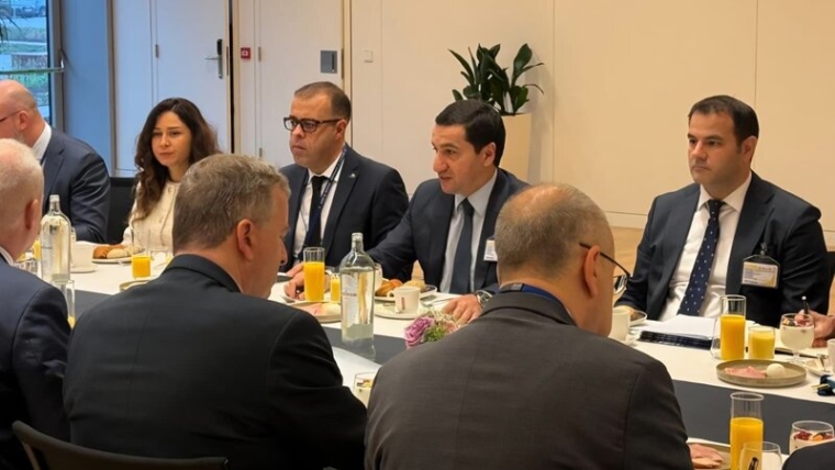 Hikmət Hacıyev Brüsseldə NATO nümayəndələri ilə görüşüb