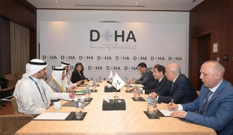 Hikmət Hacıyev Körfəz Əməkdaşlıq Şurasının baş katibi ilə görüşüb