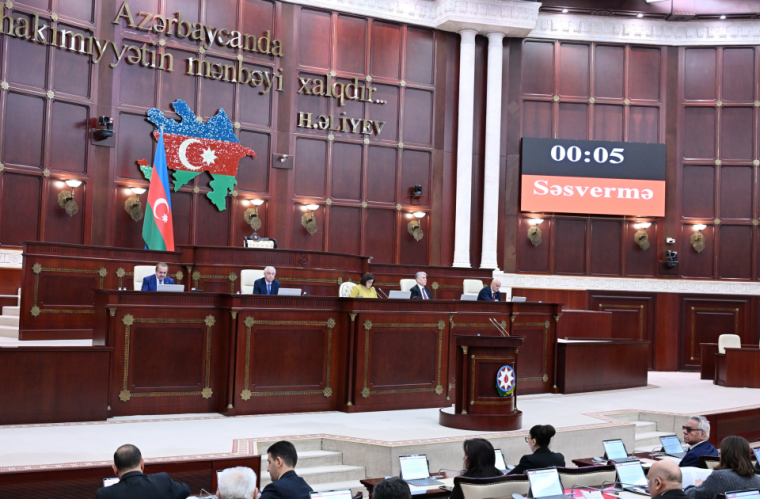 Parlament 2026-cı ilin dövlət büdcəsi zərfinə daxil olan qanun layihələrini üçüncü oxunuşda qəbul edib