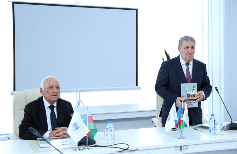 AMEA-da “Dünya hərb sənətinin Nadir şah zirvəsi” kitabının təqdimatı olub   