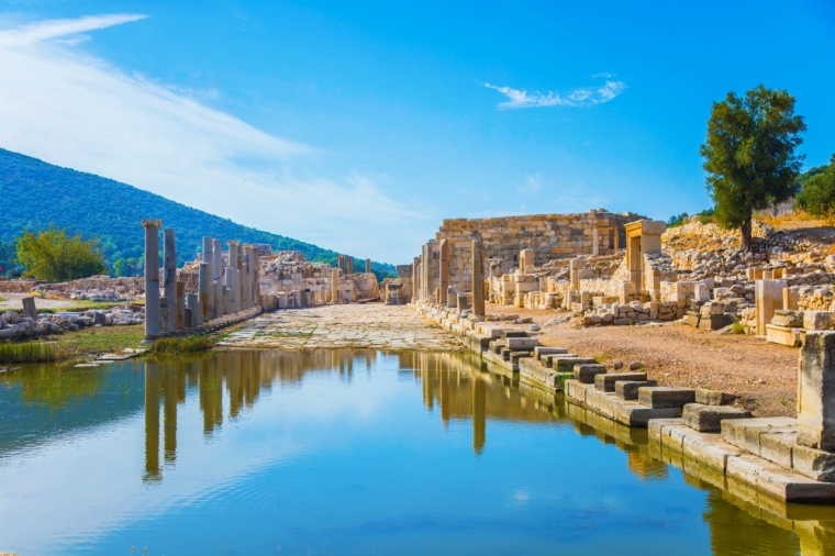 Antalyanın tarixi panoraması: günəşli sahillər və qədim irs 