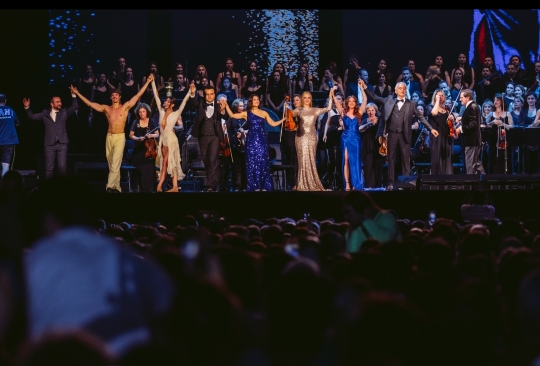 Bir gecədə iki möhtəşəm konsert: İstanbul 140 mindən çox sənətsevəri bir araya gətirdi