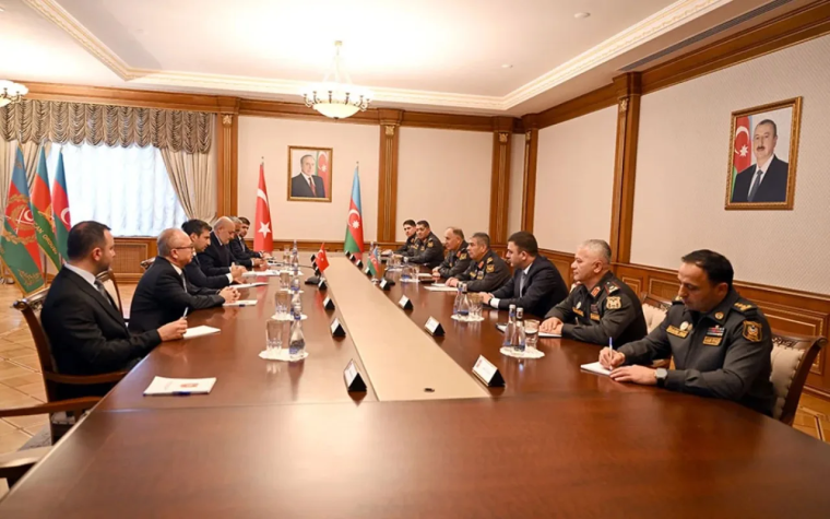 Zakir Həsənov Selçuk Bayraktarı qəbul edib 