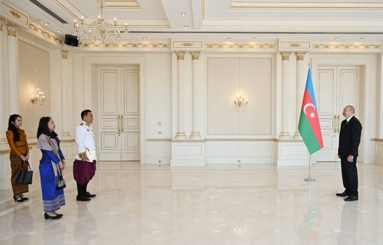 Prezident İlham Əliyev Kambocanın Azərbaycanda yeni təyin olunmuş səfirinin etimadnaməsini qəbul edib
