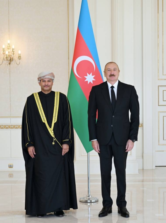 Prezident İlham Əliyev Omanın Azərbaycanda yeni təyin olunmuş səfirinin etimadnaməsini qəbul edib