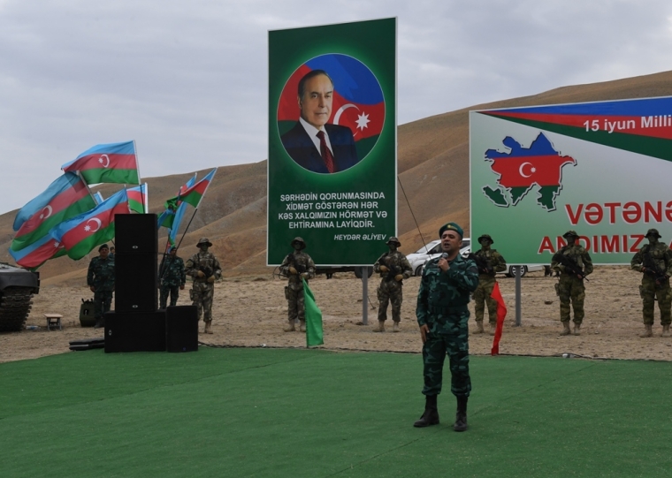 Dövlət Sərhəd Xidmətinin əməkdaşları peşə bayramlarını qeyd edirlər