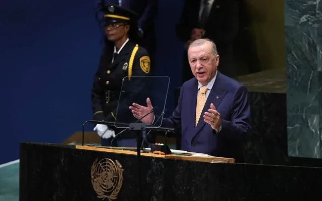 Ərdoğan şeir söylədi, Binali Yıldırım göz yaşlarına boğuldu