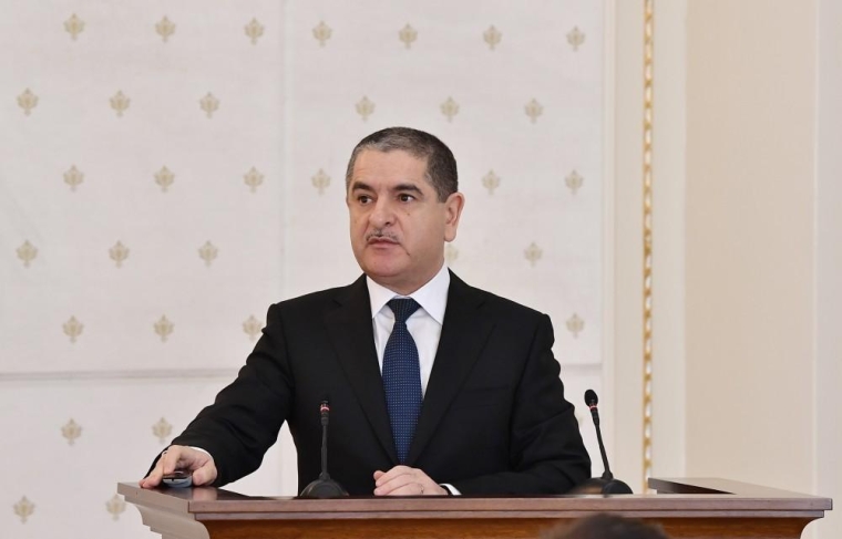 Prezidentin köməkçisi yeni sədri kollektivə təqdim edib