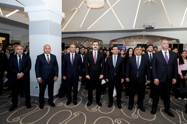 Dövlət Proqramı məzunları üçün karyera sərgisi keçirilib