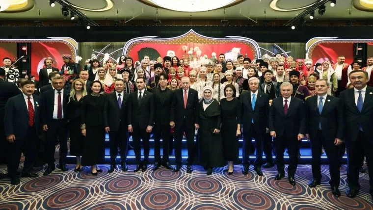 Əminə Ərdoğan Respublika Günü və Türk Dövlətləri Zirvəsi münasibətilə keçirilən rəsmi şam yeməyi ilə bağlı paylaşım edib